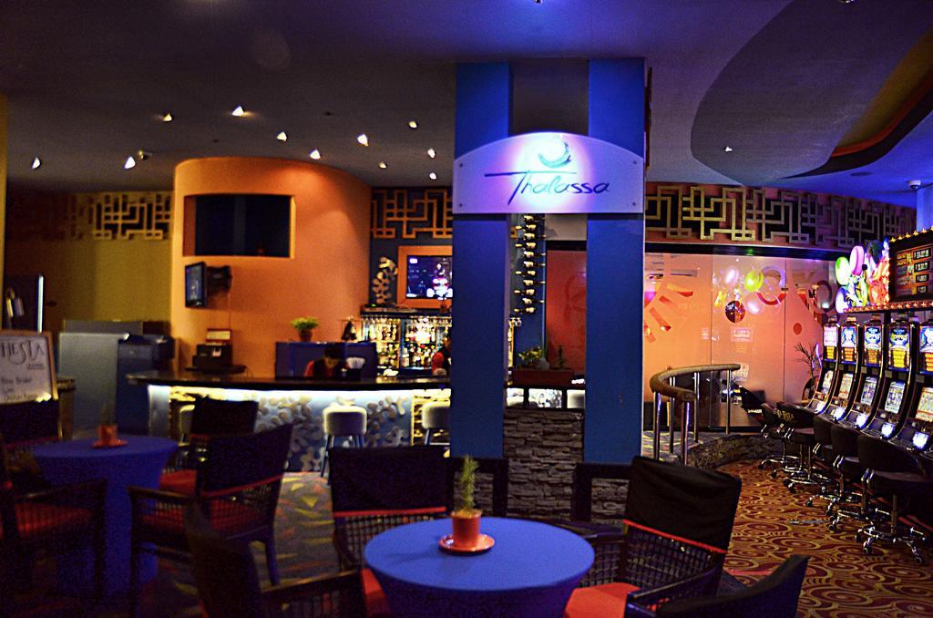 Thunderbird Resorts - Poro Point San Fernando City  Экстерьер фото