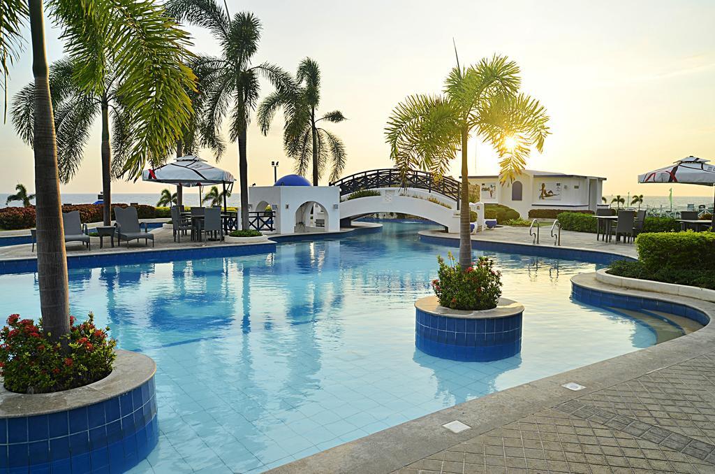 Thunderbird Resorts - Poro Point San Fernando City  Экстерьер фото